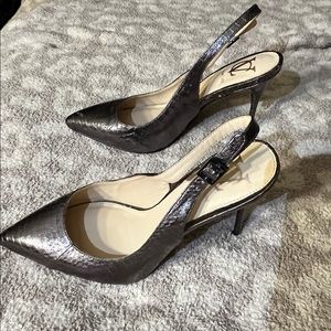 Vince Camuto v c signature pumps